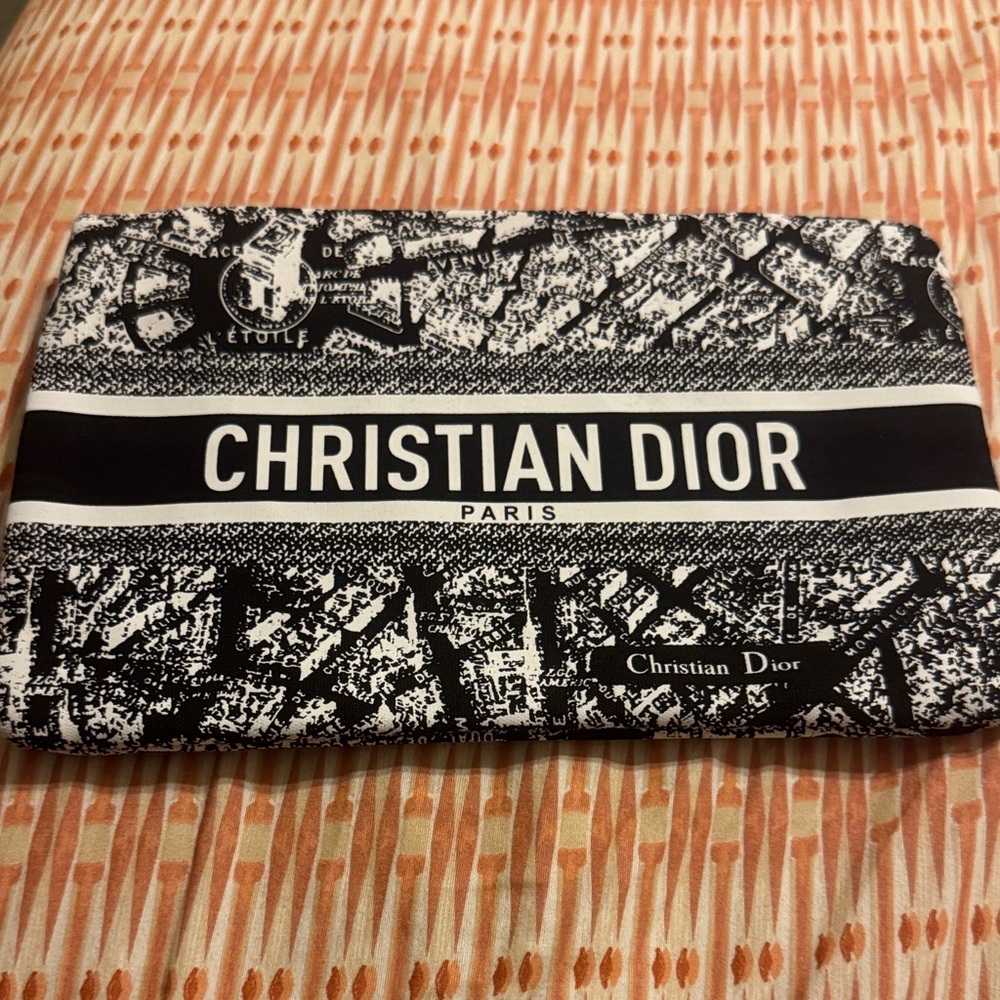 Dior Monochrome beauty or use as a clutch